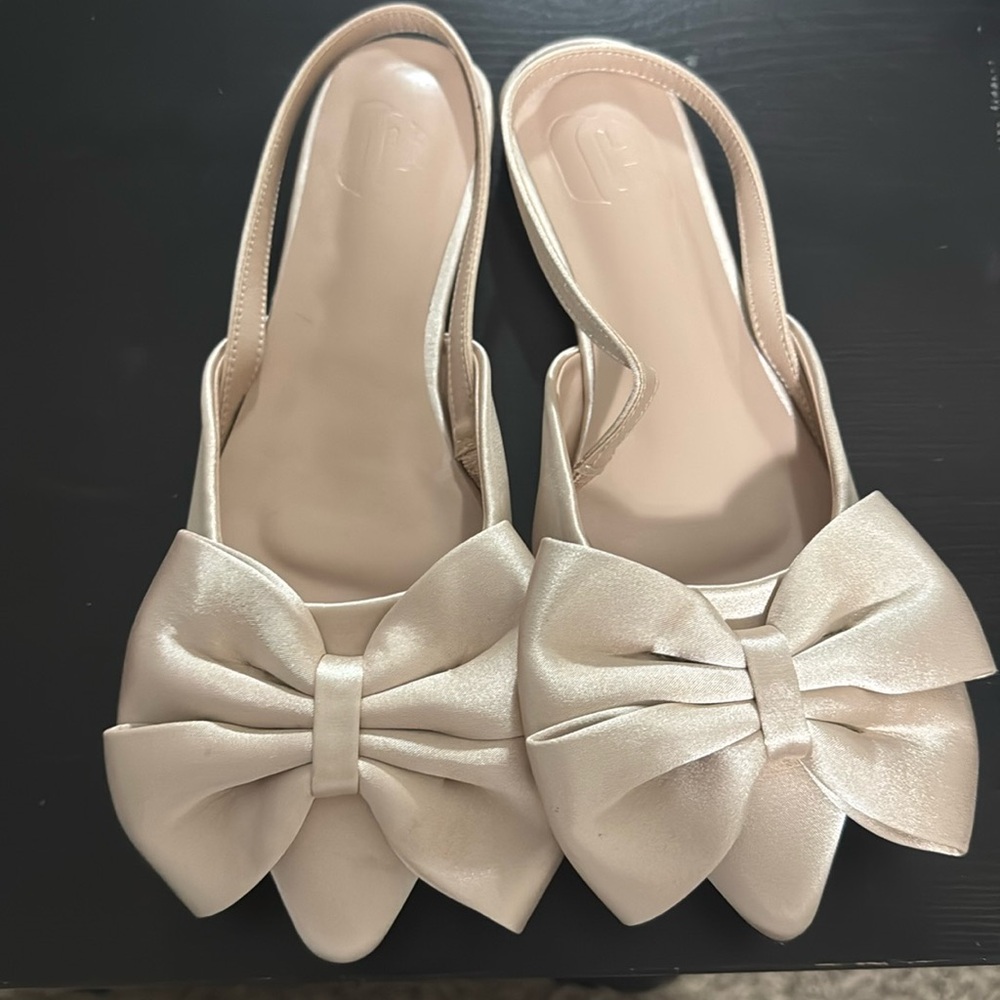Champagne satin bow flats, size 8, never worn, NWOT